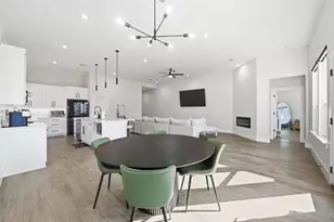 4033 Hammerly Dr, Dallas, TX 75212 - Photo 9