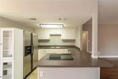 2226 W Rosedale Street S #100, Fort Worth, TX 76110 - Photo 5