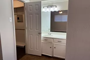 705 Kingsbridge Dr, Garland, TX 75040 - Photo 17