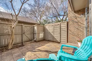 9910 Royal Ln, Dallas, TX 75231 - Photo 23