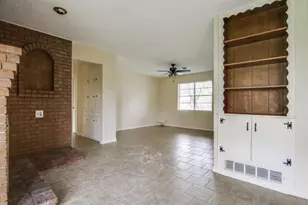 420 Vicki Pl, Hurst, TX 76053 - Photo 5