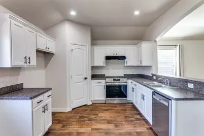 2252 Old Leonard Street, Fort Worth, TX 76119 - Photo 11