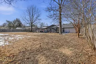 1050 Post Oak Ln, Reno, TX 75462 - Photo 25