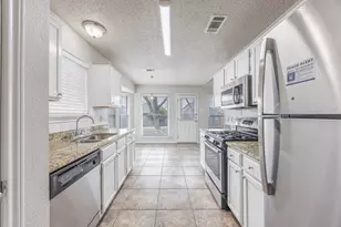 2201 Rockbluff Dr, Rowlett, TX 75088 - Photo 5