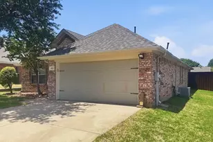 402 Calvary Dr, Euless, TX 76040 - Photo 3