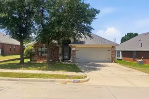 402 Calvary Dr, Euless, TX 76040 - Photo 1