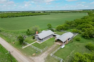 794 W Antelope Rd, Jacksboro, TX 76389 - Photo 3