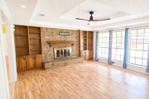 925 Shell Ln, Lancaster, TX 75146 - Photo 1