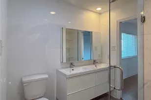 7450 Holly Hill Dr, Dallas, TX 75231 - Photo 19