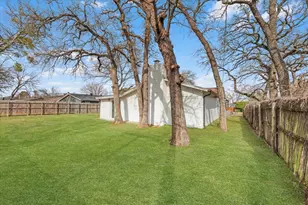 705 NW Hillery St, Burleson, TX 76028 - Photo 25