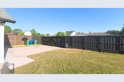 1933 Oakbluff Drive, Carrollton, TX 75007 - Photo 33