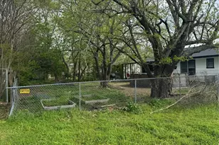 1020 10th St, Cooper, TX 75432 - Photo 3