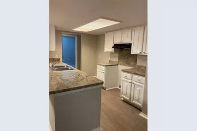 401 Curts Drive, Grand Prairie, TX 75052 - Photo 7