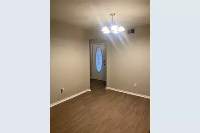 401 Curts Drive, Grand Prairie, TX 75052 - Photo 5