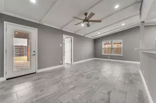 2507 Hightrail Dr, Carrollton, TX 75006 - Photo 5