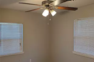 4725 Leonard St, Forest Hill, TX 76119 - Photo 15