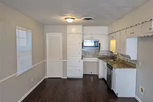 4725 Leonard St, Forest Hill, TX 76119 - Photo 9