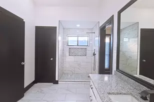 1933 Oakbluff Dr, Carrollton, TX 75007 - Photo 15