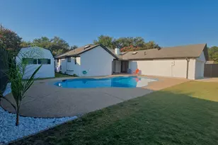 1933 Oakbluff Dr, Carrollton, TX 75007 - Photo 27