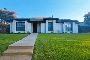 1933 Oakbluff Dr, Carrollton, TX 75007 - Photo 1