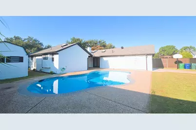 1933 Oakbluff Drive, Carrollton, TX 75007 - Photo 29