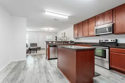 1801 Lynnwood Hills Drive, Fort Worth, TX 76112 - Photo 9