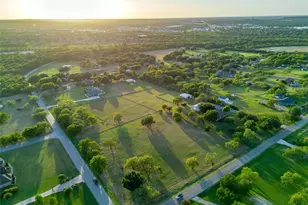 510 W County Rd 714, Burleson, TX 76028 - Photo 1