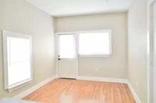 2010 Wesley Dr, Arlington, TX 76012 - Photo 9