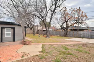 2010 Wesley Dr, Arlington, TX 76012 - Photo 31