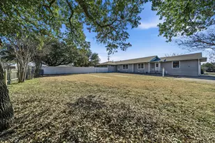 1306 Carr St, Hillsboro, TX 76645 - Photo 35