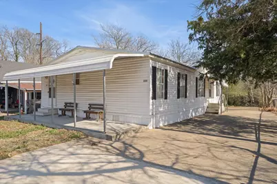 220 N Houston Street, Edgewood, TX 75117 - Photo 1