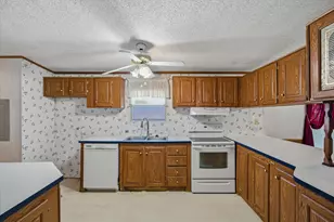 220 N Houston St, Edgewood, TX 75117 - Photo 13