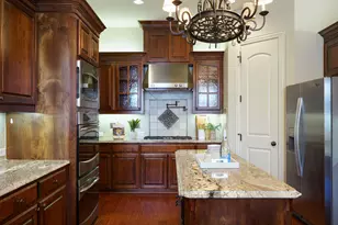 9106 Cochran Bluff Ln, Dallas, TX 75220 - Photo 13