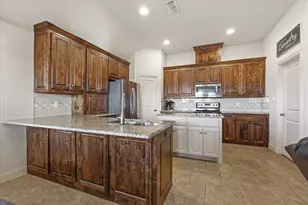 3906 Kensington Dr, Sanger, TX 76266 - Photo 7