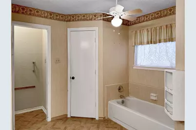 708 Crestview Drive, Kennedale, TX 76060 - Photo 9