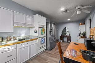 809 Burleson St, Grand Prairie, TX 75050 - Photo 7