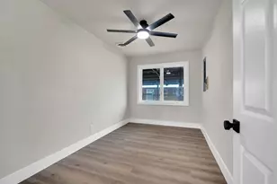 203 W Avenue K, Midlothian, TX 76065 - Photo 23