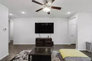 111 Dartmouth Ave, Farmersville, TX 75442 - Photo 3