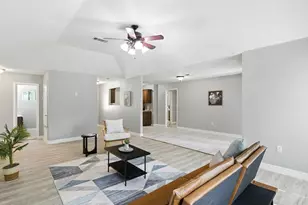 5720 Frisco Ave, Forest Hill, TX 76119 - Photo 5