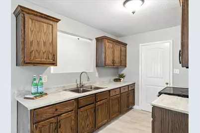 5720 Frisco Avenue, Forest Hill, TX 76119 - Photo 13