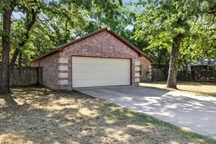 5720 Frisco Ave, Forest Hill, TX 76119 - Photo 3