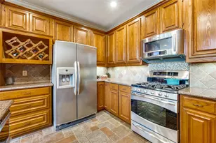 9126 Cochran Heights Dr, Dallas, TX 75220 - Photo 11