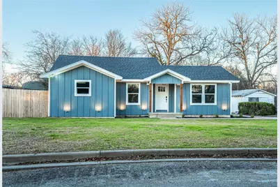 1019 E Walnut Street, Hillsboro, TX 76645 - Photo 1