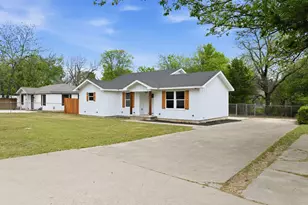 1019 E Walnut St, Hillsboro, TX 76645 - Photo 3