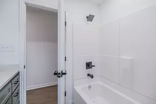 1019 E Walnut St, Hillsboro, TX 76645 - Photo 15