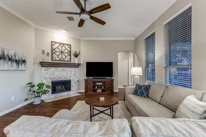 2136 Fountain Drive, Lewisville, TX 75067 - Photo 7