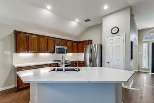 2136 Fountain Dr, Lewisville, TX 75067 - Photo 15