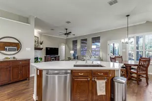 2136 Fountain Dr, Lewisville, TX 75067 - Photo 3