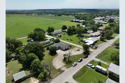 701 N 2nd Street, Cranfills Gap, TX 76637 - Photo 27