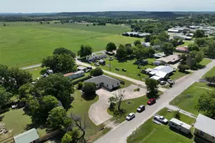 701 N 2nd St, Cranfills Gap, TX 76637 - Photo 27